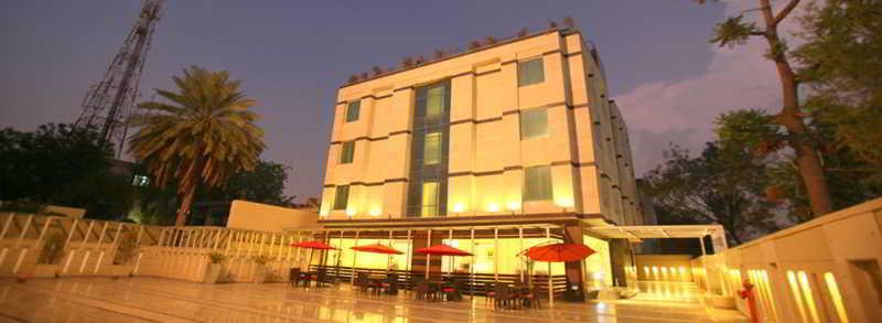 Emblem Hotel Sector 14 Ґурґаон Екстер'єр фото