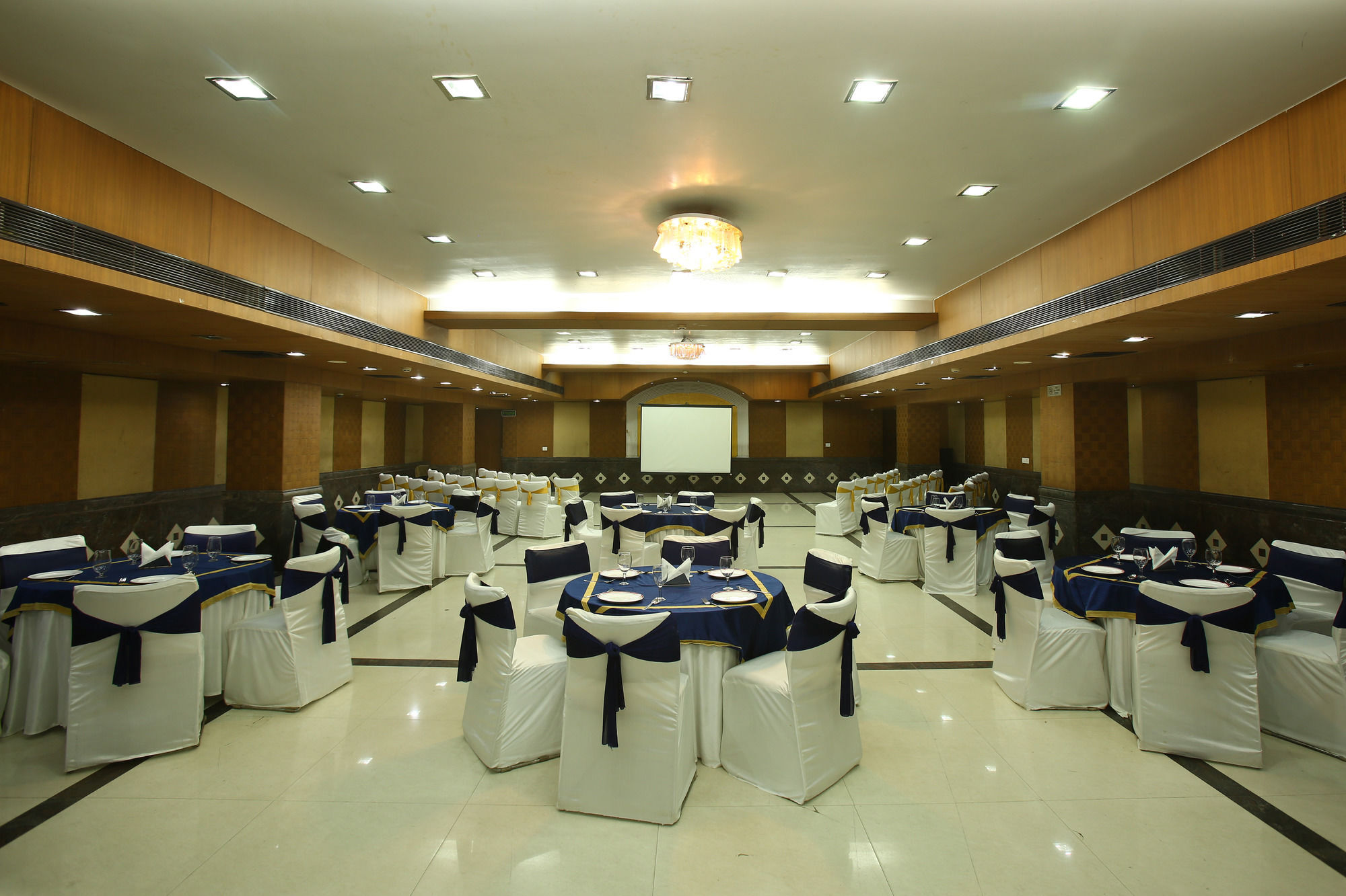 Emblem Hotel Sector 14 Ґурґаон Екстер'єр фото