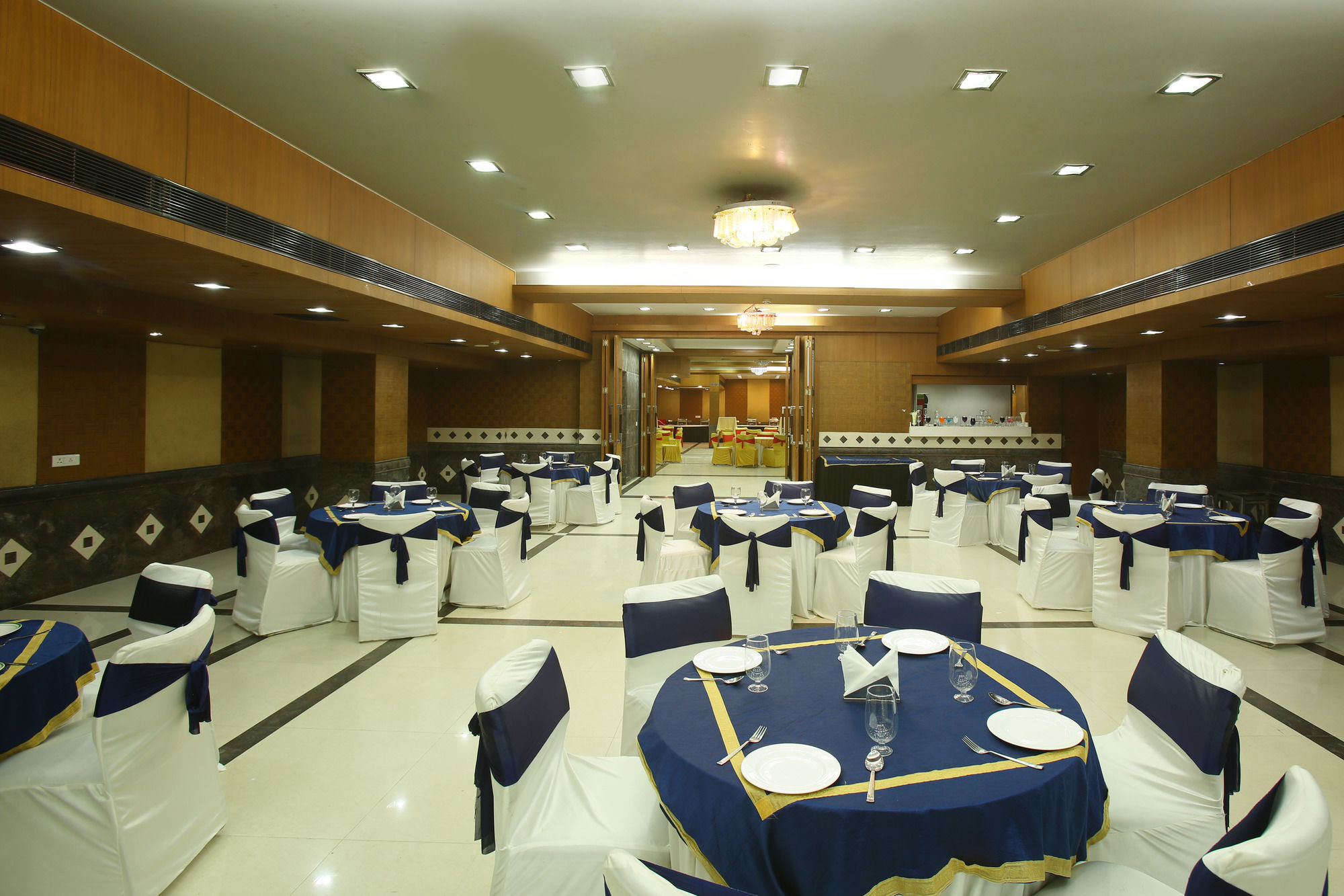 Emblem Hotel Sector 14 Ґурґаон Екстер'єр фото
