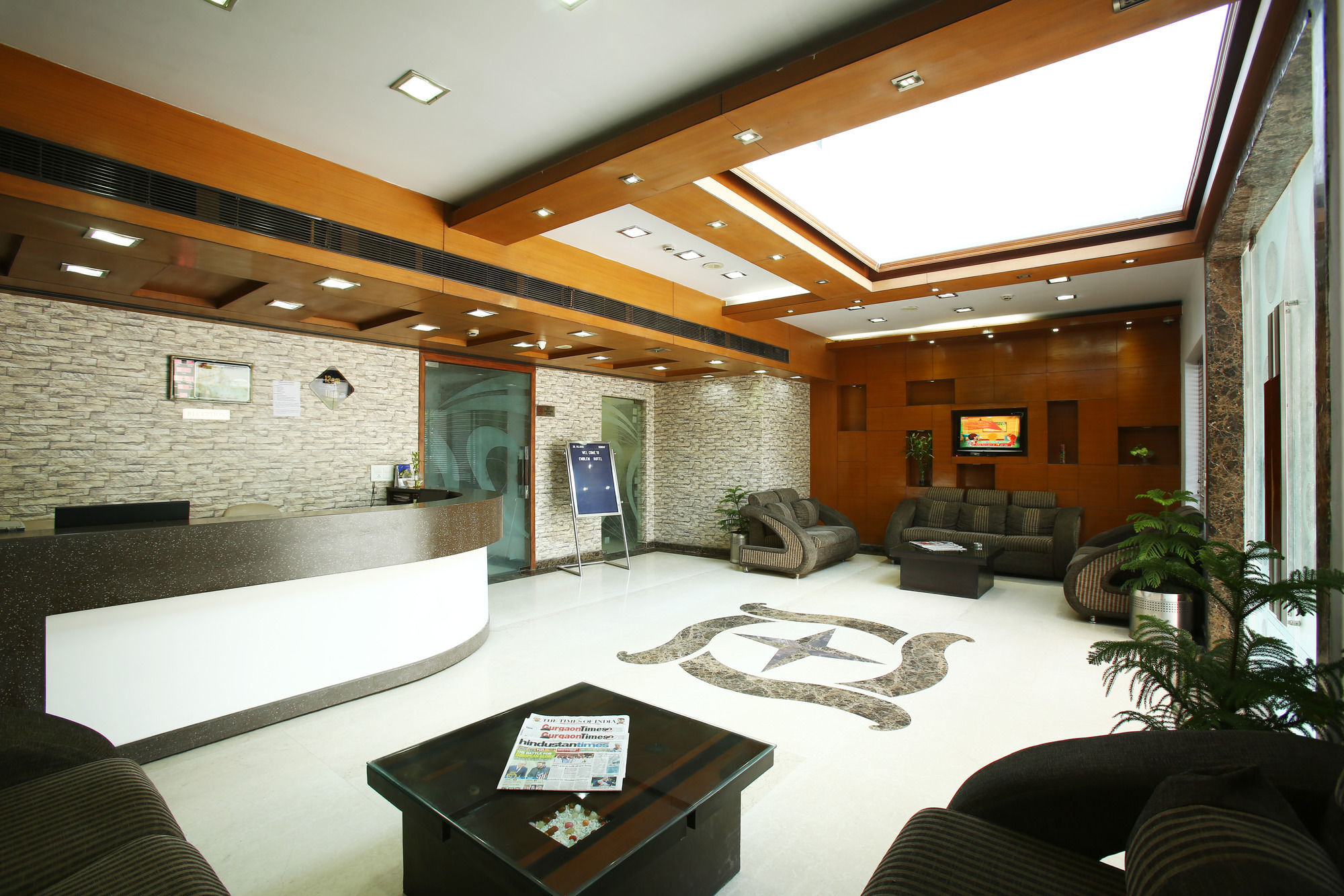 Emblem Hotel Sector 14 Ґурґаон Екстер'єр фото