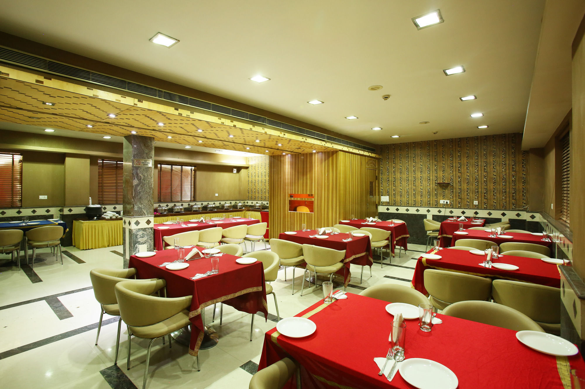 Emblem Hotel Sector 14 Ґурґаон Екстер'єр фото