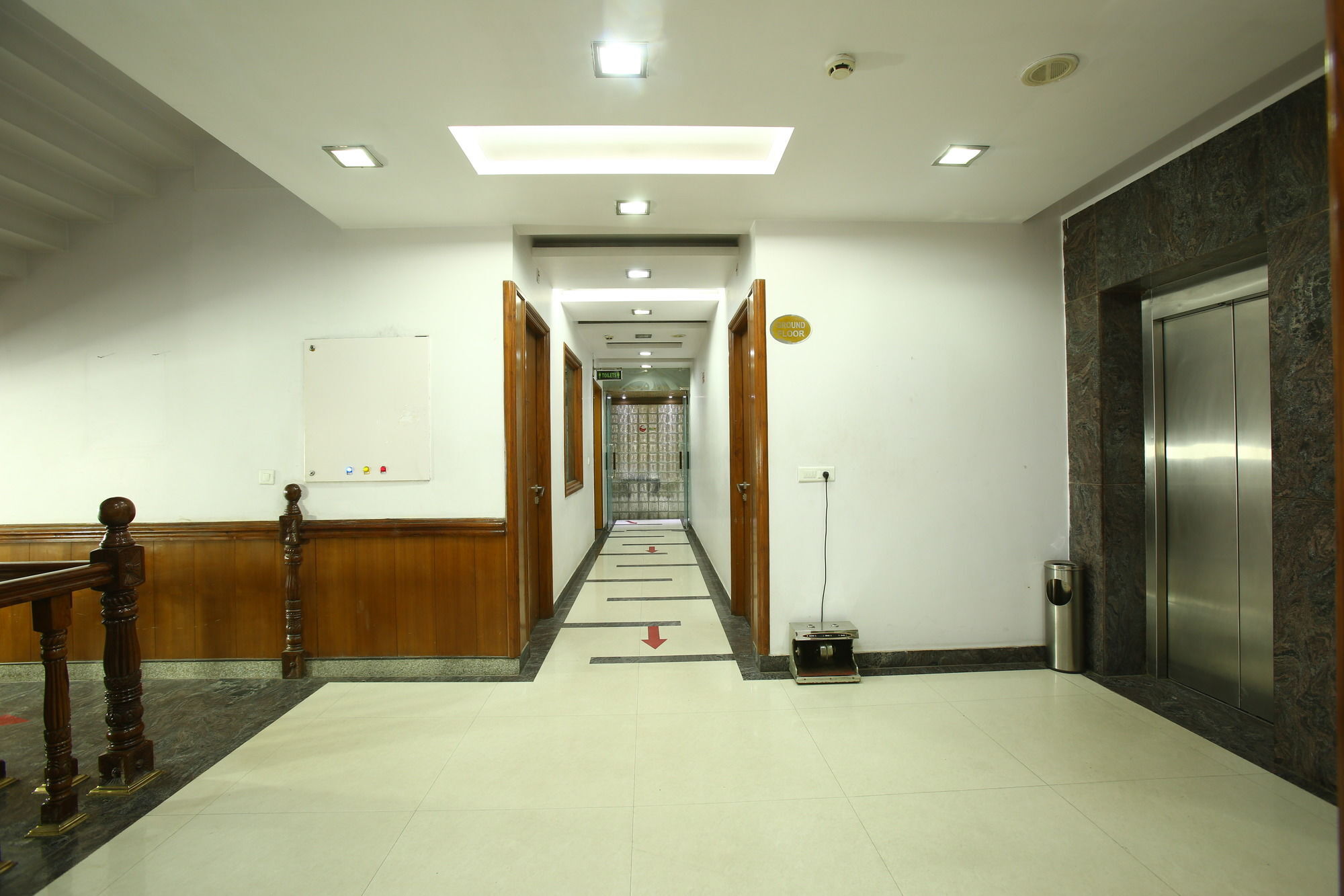 Emblem Hotel Sector 14 Ґурґаон Екстер'єр фото